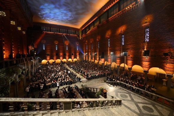 Các khách mời trong Lễ trao giải Nobel thường niên được tổ chức tại Tòa thị chính Stockholm. (Ảnh: Jonathan Nackstrand/ AFP/ Getty) 