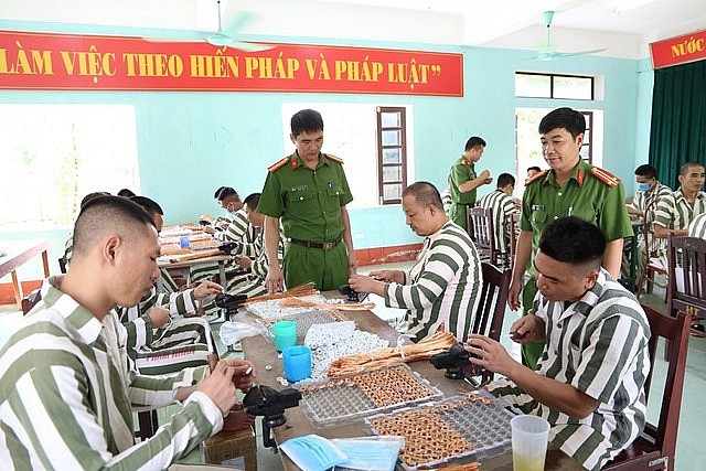Thí điểm mô hình lao động, dạy nghề cho phạm nhân ngoài trại giam
