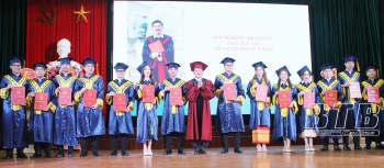 72 lưu học sinh Lào, Campuchia tại trường Đại học Y Dược Thái Bình nhận bằng tốt nghiệp