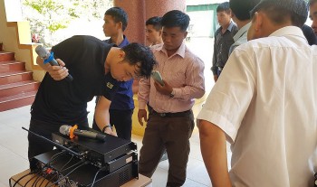 Nghệ An: Bàn giao trang thiết bị tăng âm loa máy cho 15 bản ở huyện biên giới Kỳ Sơn