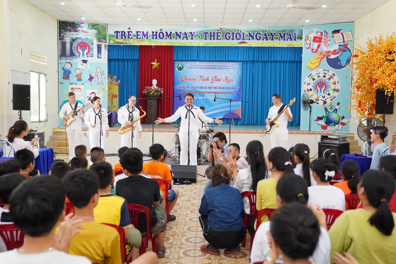 Chương trình giao lưu giữa trẻ em làng hy vọng và thuỷ thủ tàu hả quân hoa kỳ vào ngày 26/6/2023 tại TP Đà Nẵng