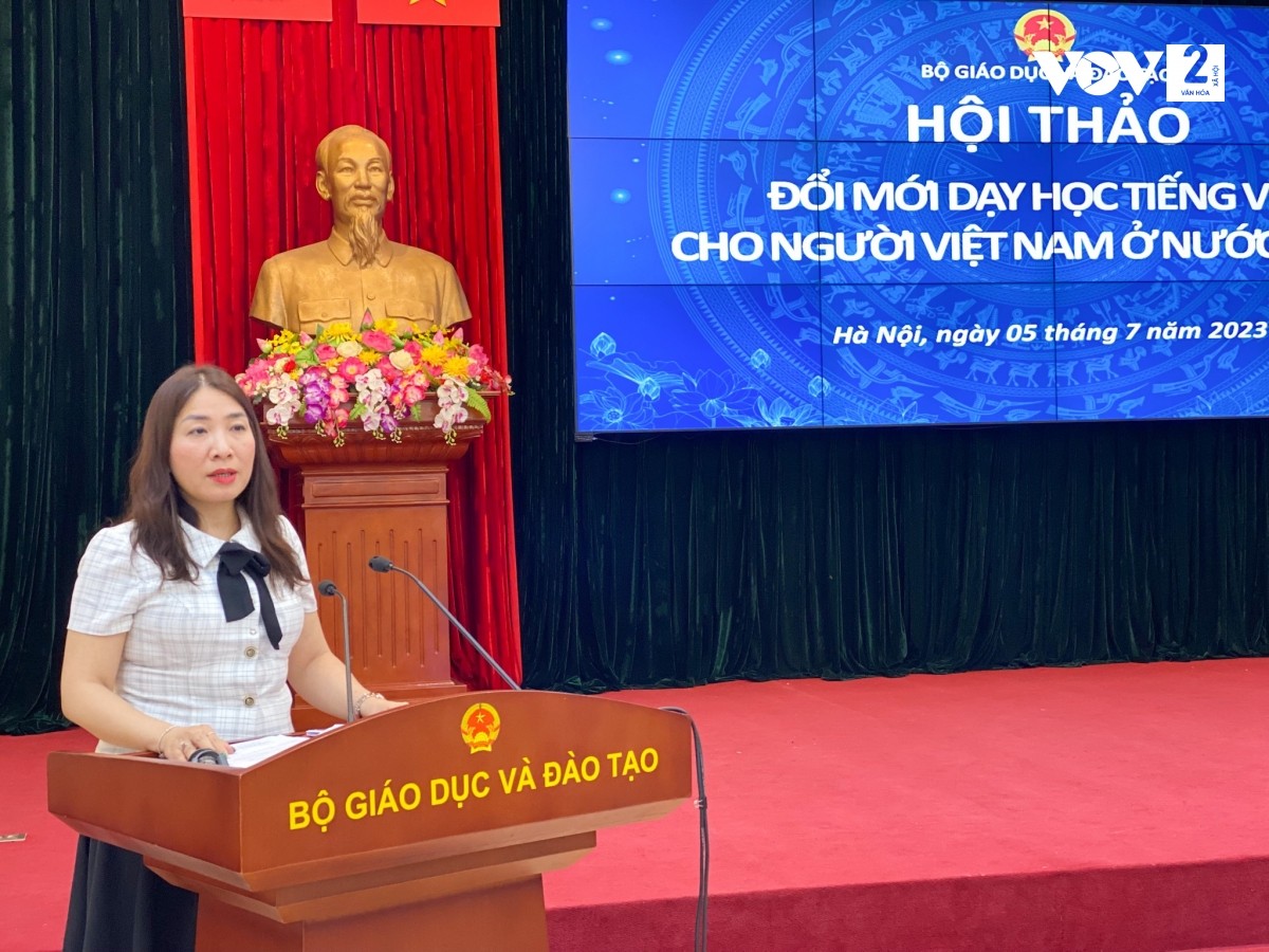  Phó Vụ trưởng Vụ Giáo dục Thường xuyên Lê Thị Hằng phát biểu tại hội thảo