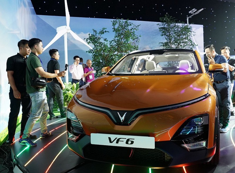 Một trong những tâm điểm của triển lãm – mẫu VF 6 lần đầu được giới thiệu tới khách hàng Việt.