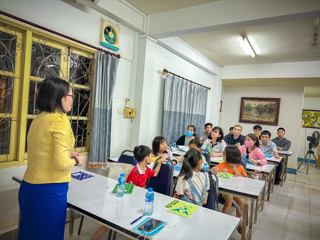 Khai giảng lớp tiếng Việt cho cộng đồng người Việt Nam tại Lào