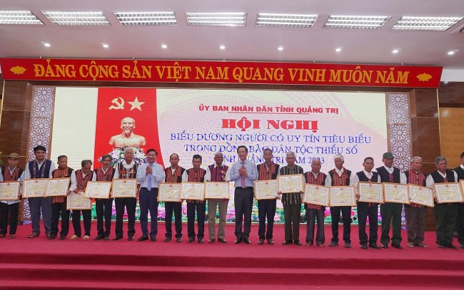 Quảng Trị tặng Bằng khen cho 20 Người có uy tín tiêu biểu vùng đồng bào DTTS