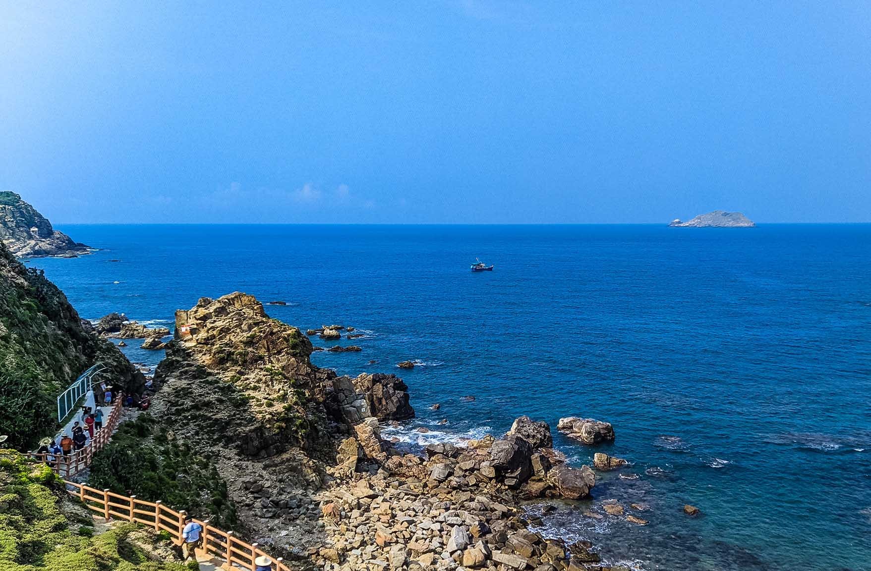 Thắng cảnh Eo Gió ở thành phố Quy Nhơn, tỉnh Bình Định (Ảnh: KT). Thắng cảnh Eo Gió ở thành phố Quy Nhơn, tỉnh Bình Định (Ảnh: KT).