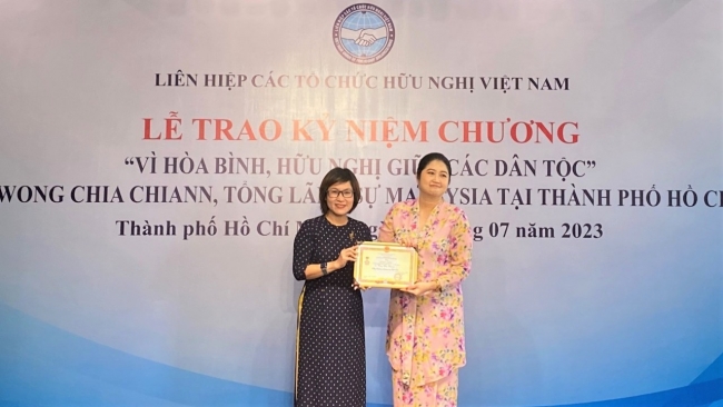 Vinh danh Tổng Lãnh sự Malaysia tại thành phố Hồ Chí Minh vì những nỗ lực kết nối nhân dân hai nước