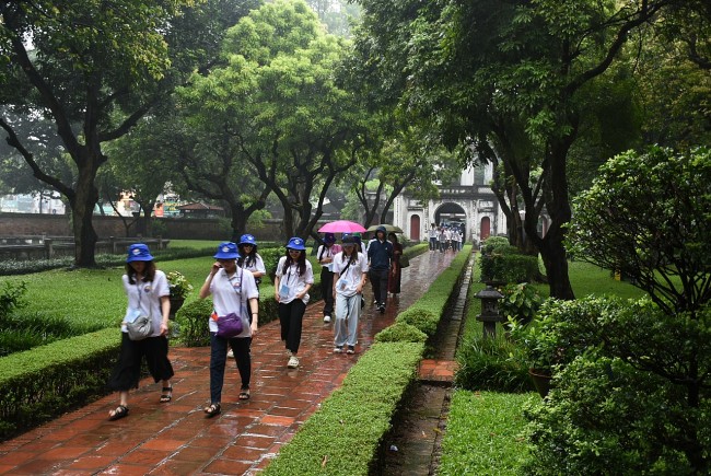 Kiều bào trẻ say mê tìm hiểu lịch sử dân tộc