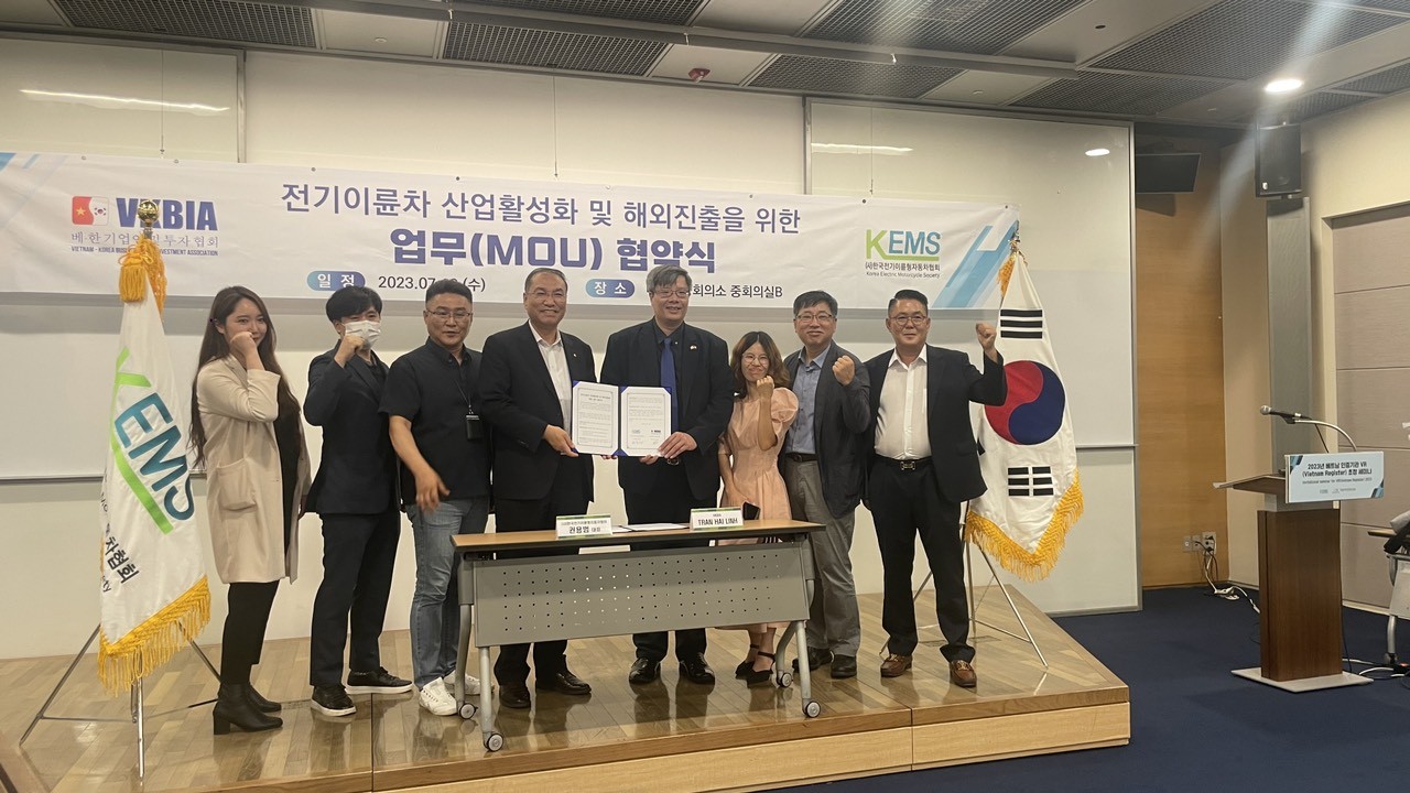 Hiệp hội VKBIA ký hợp tác chiến lược với Hiệp hội Xe điện 2 bánh Hàn Quốc (KEMS)