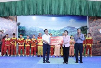 Đoàn đại biểu hệ thống VUFO dâng hương, dâng hoa tại Bảo tàng Quang Trung, Bình Định