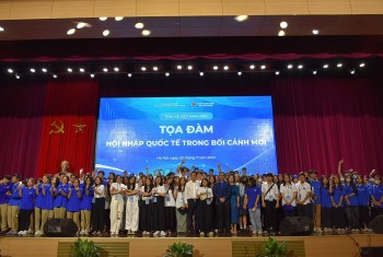 120 học sinh, sinh viên kiều bào tham gia Tọa đàm “Hội nhập quốc tế trong bối cảnh mới”