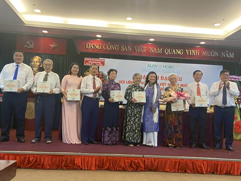 Hội Liên lạc người Việt Nam ở nước ngoài TPHCM ra mắt Ban Chấp hành mới