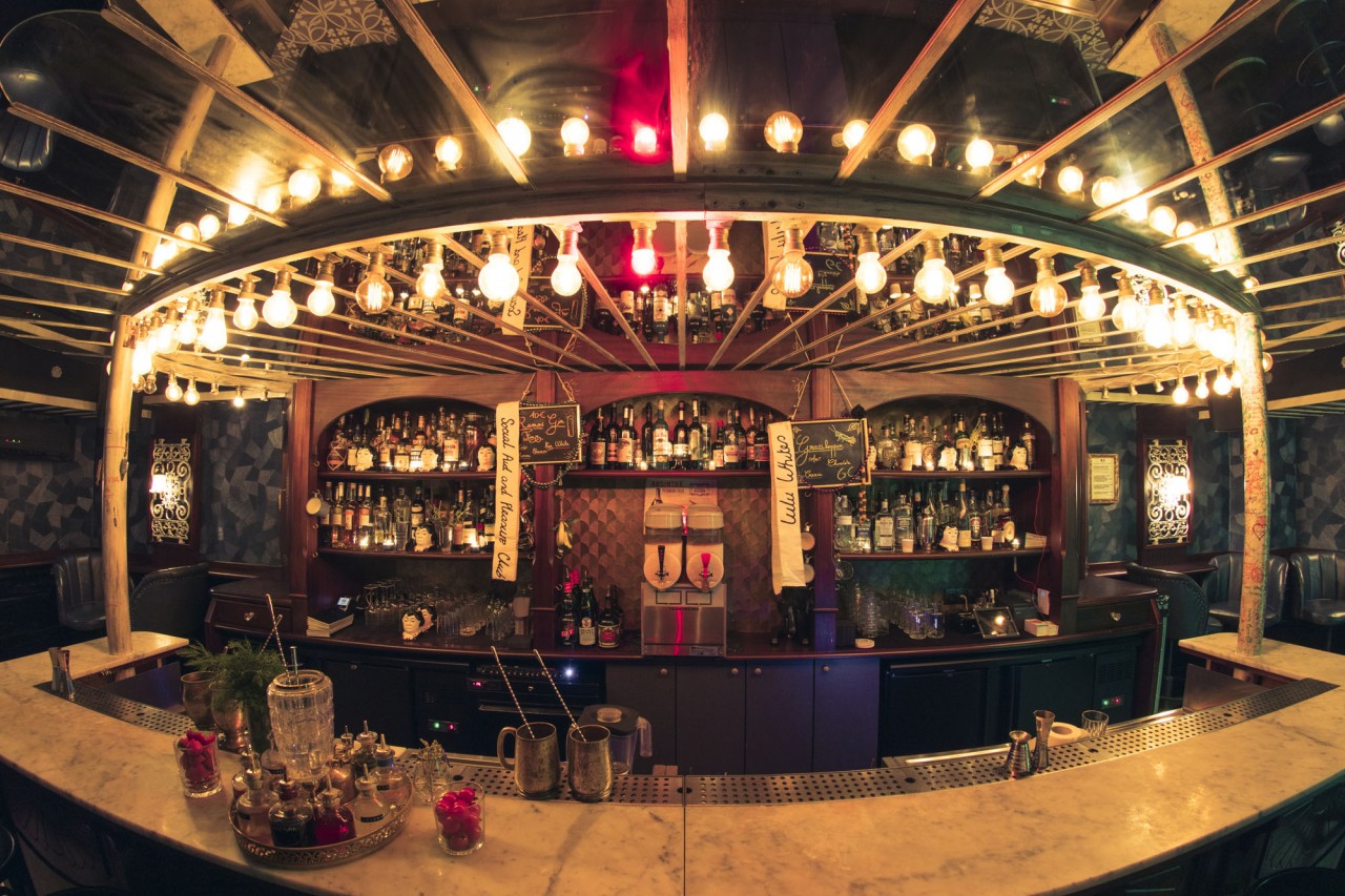 Khám phá những quán bar ẩn hấp dẫn nhất thế giới