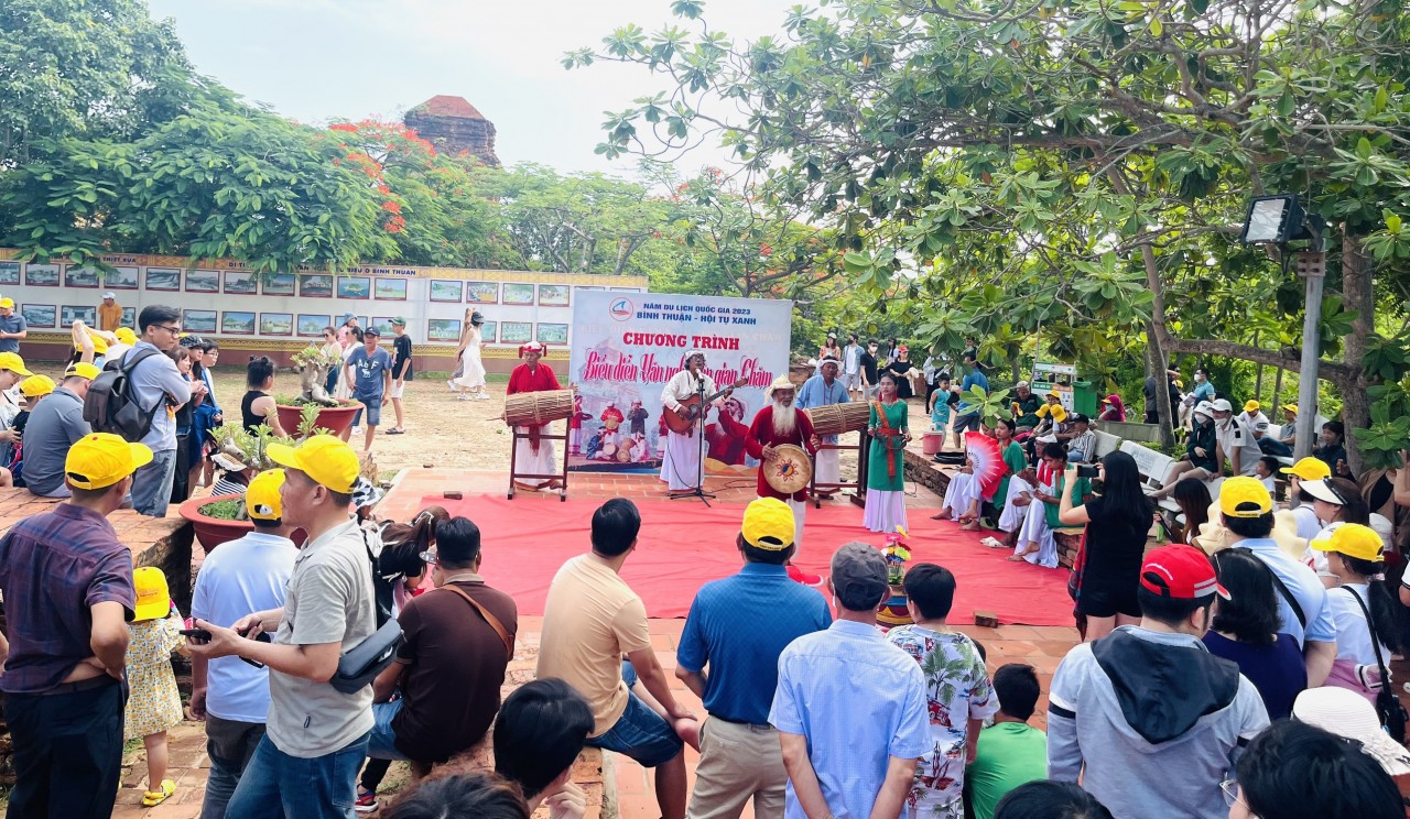 Bình Thuận: Tháp Pô Sah Inư điểm đến mang đậm văn hóa đặc sắc của cộng đồng người Chăm