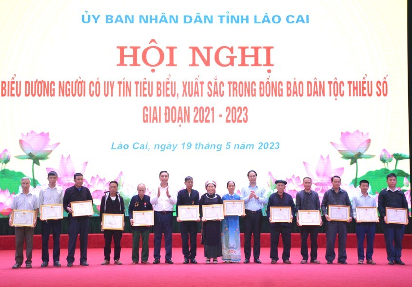 Phát huy vai trò người có uy tín trong đồng bào dân tộc thiểu số ở Lào Cai