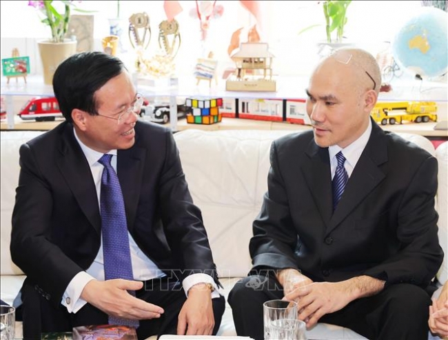 Chủ tịch nước Võ Văn Thưởng thăm gia đình Tiến sỹ vật lý người Việt tại Áo