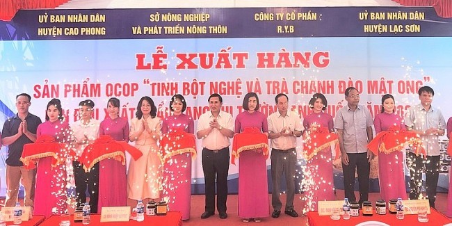 Xuất khẩu tinh bột nghệ và trà chanh đào mật ong Việt Nam sang thị trường Anh Quốc