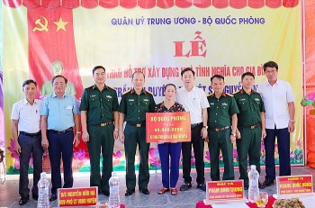 Nghệ An trao hỗ trợ xây dựng nhà tình nghĩa cho gia đình liệt sỹ ở huyện Hưng Nguyên