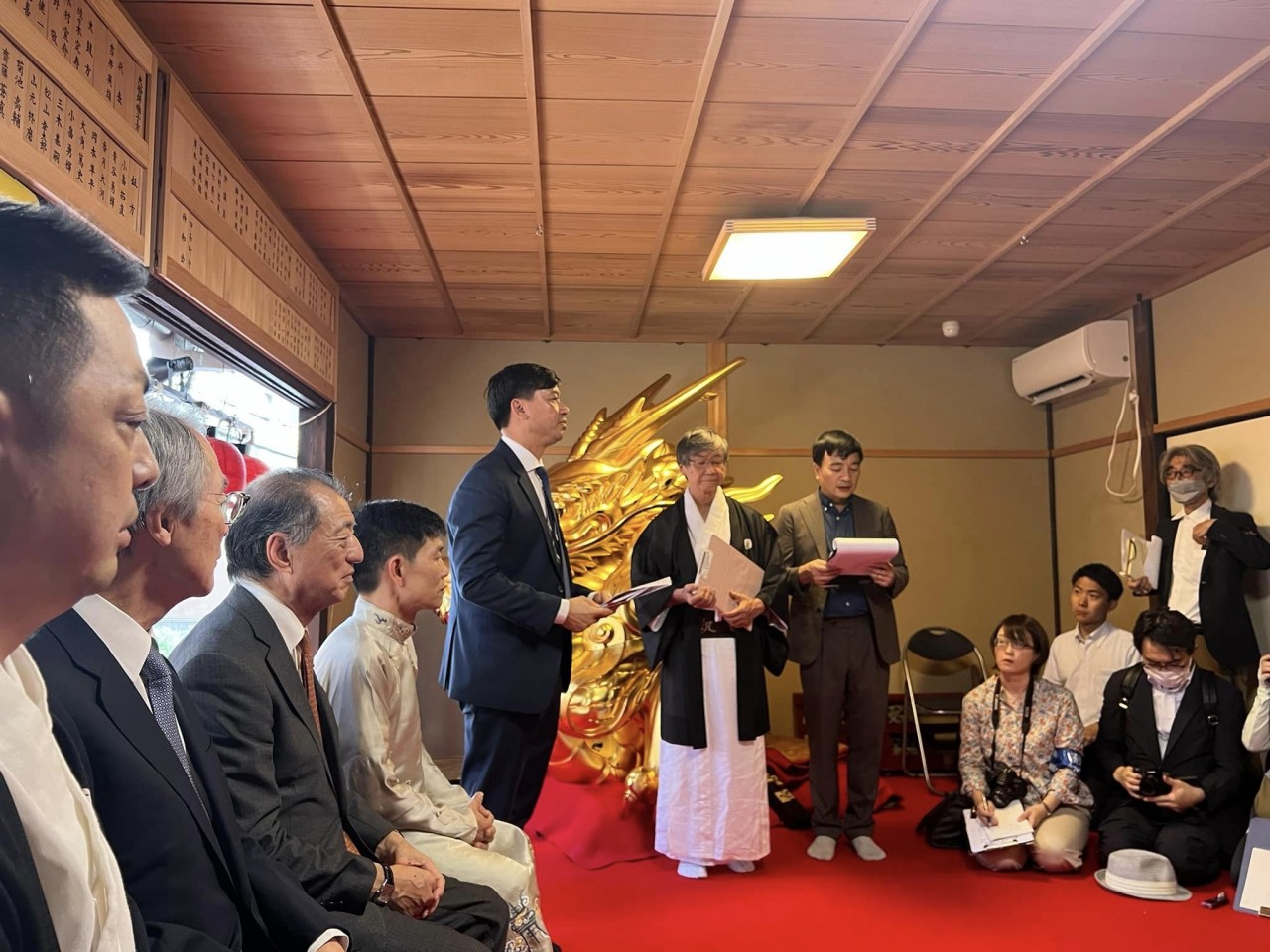 Bức rèm thêu rồng cung đình của Việt Nam xuất hiện tại Lễ hội Gion (Nhật Bản)