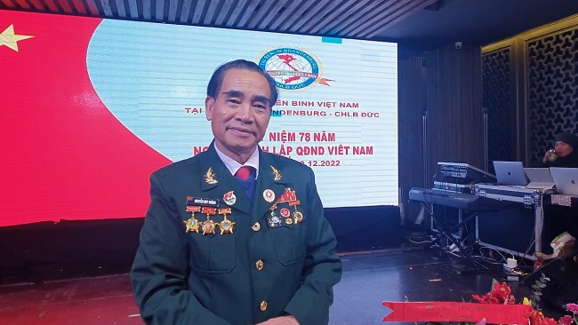 Kiều bào Nguyễn Huy Thắng và 34 lần vượt nửa vòng trái đất tìm mộ liệt sĩ