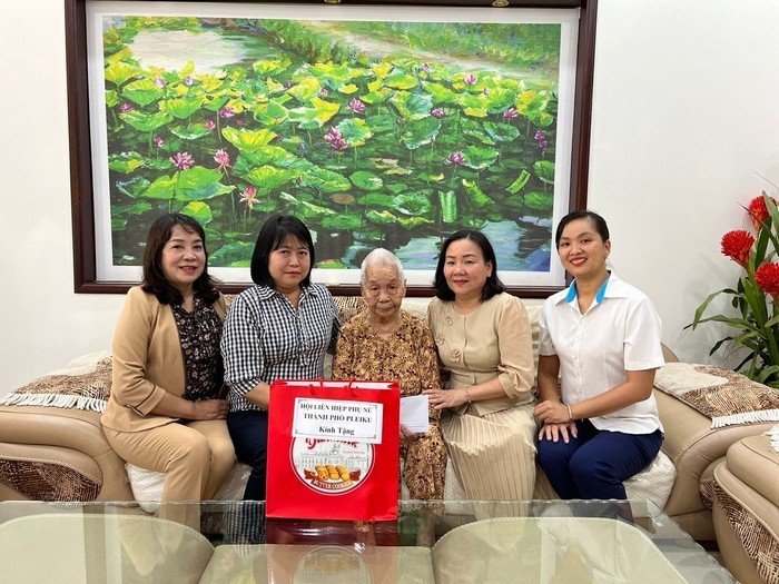 Hoạt động uống nước nhớ nguồn của Hội Liên hiệp Phụ nữ Việt Nam