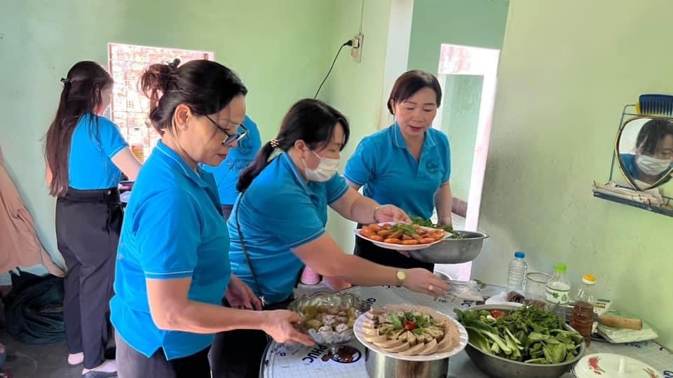 Hoạt động uống nước nhớ nguồn của Hội Liên hiệp Phụ nữ Việt Nam