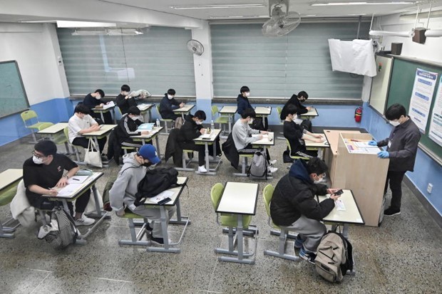 Đại học Hàn Quốc trầy trật tìm sinh viên giữa vấn nạn tỉ lệ sinh giảm