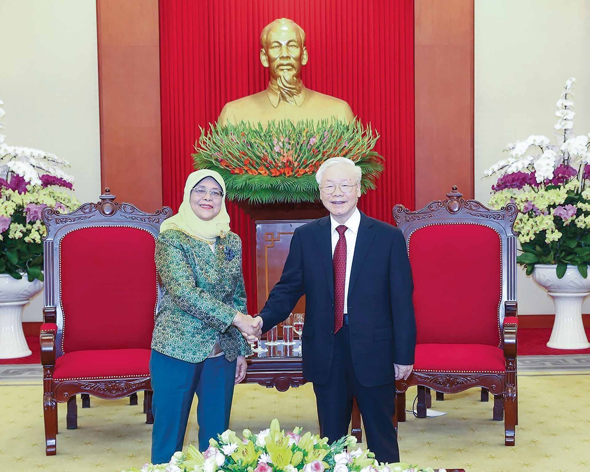 Tổng Bí thư Nguyễn Phú Trọng tiếp Tổng thống Singapore Halimah Yacob,  ngày 17/10/2022.