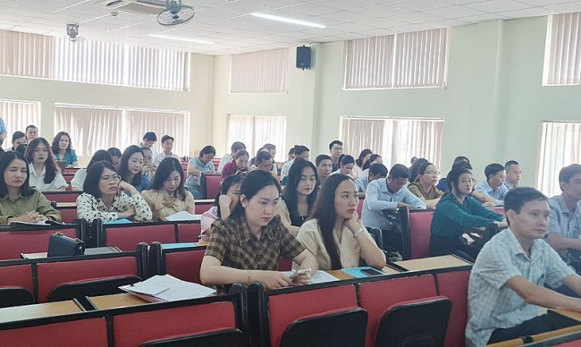 Quảng Bình: 75 học viên tham gia lớp bồi dưỡng văn hóa công sở, lễ tân ngoại giao