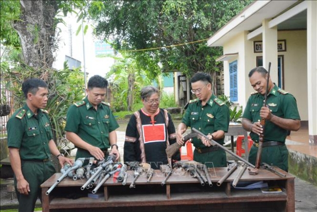 Bảo vệ sự bình yên trong mỗi buôn làng