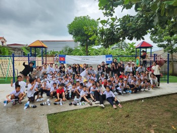 Thanh thiếu niên TP Cheonan (Hàn Quốc) truyền đam mê kỹ thuật số cho học sinh Hải Dương