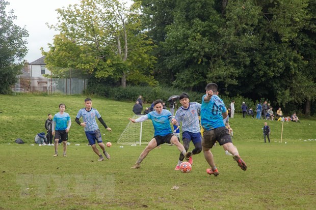 Giải bóng đá cộng đồng Scotland gắn kết người Việt tại Anh | Người Việt bốn phương | Vietnam+ (VietnamPlus)