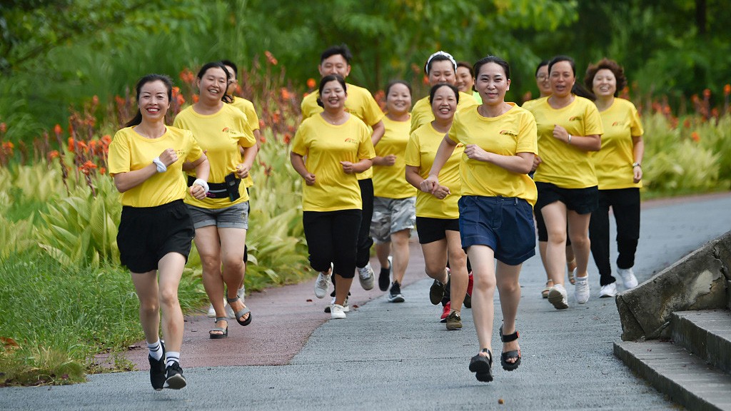 Người dân Trung Quốc tăng cường luyện tập thể dục thể thao 5