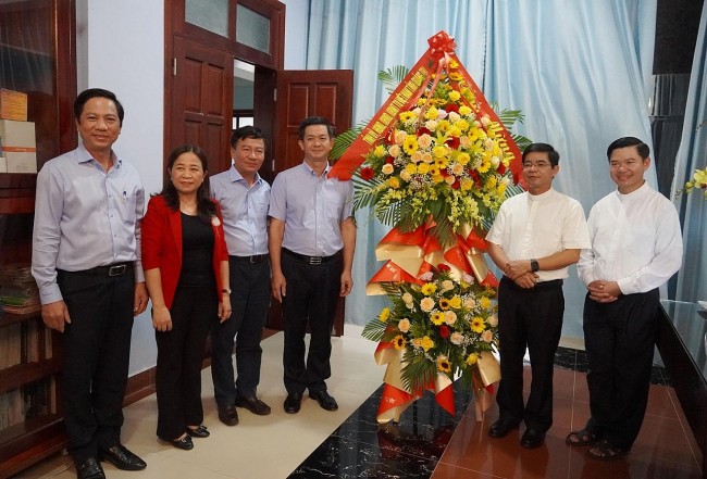 Lãnh đạo tỉnh Quảng Trị thăm, chúc mừng Trung tâm Hành hương Đức mẹ La Vang