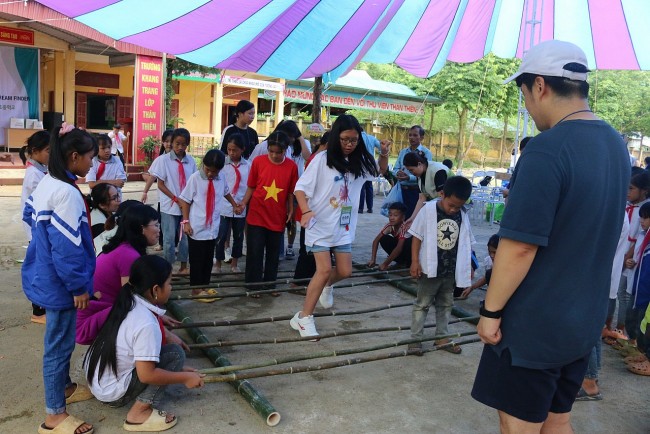 Học sinh Hàn Quốc giao lưu văn hóa với học sinh Việt Nam