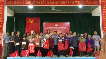 Nghệ An: Trao 102 suất quà cho ngư dân, gia đình khó khăn ở các xã vùng biển huyện Nghi Lộc