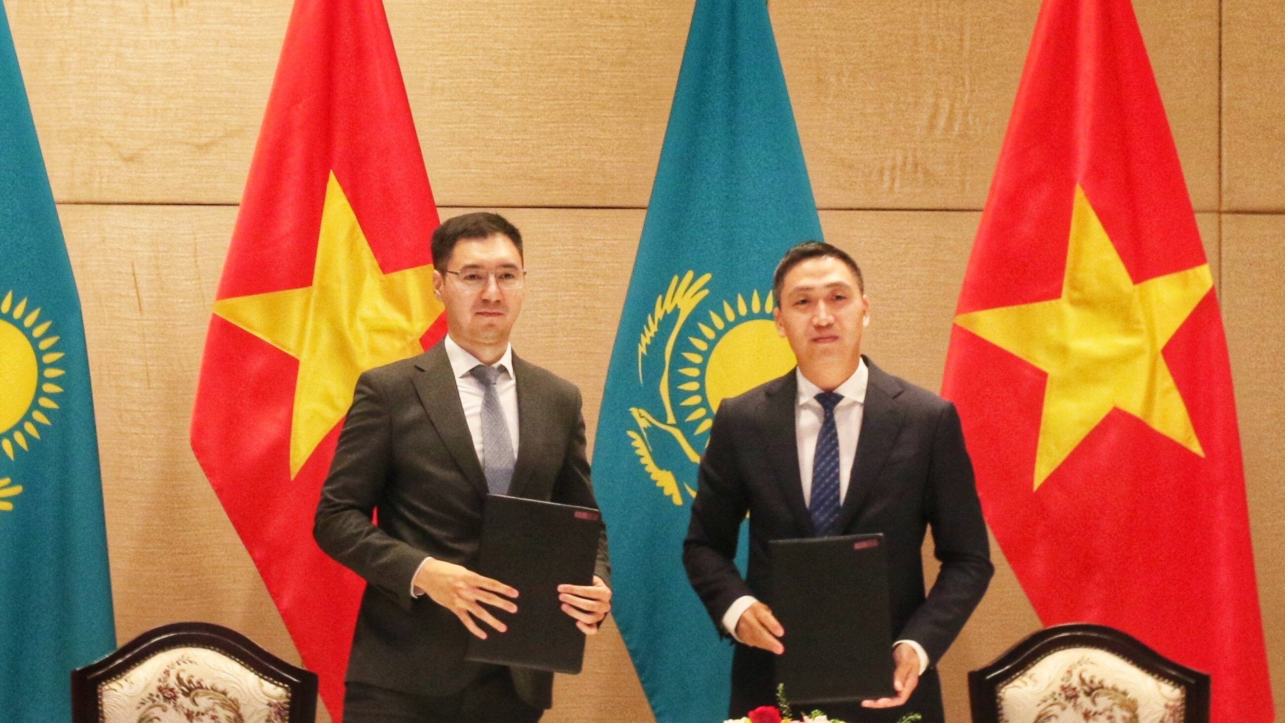 Việt Nam và Kazakhstan ký kết 8 văn kiện hợp tác đa lĩnh vực