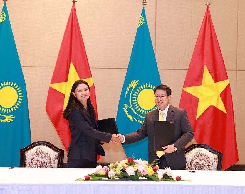 Việt Nam và Kazakhstan ký kết 8 văn kiện hợp tác đa lĩnh vực