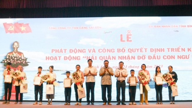Bình Định: Nhiều hoạt động ý nghĩa tại Chương trình “Hải quân nhận đỡ đầu con ngư dân”
