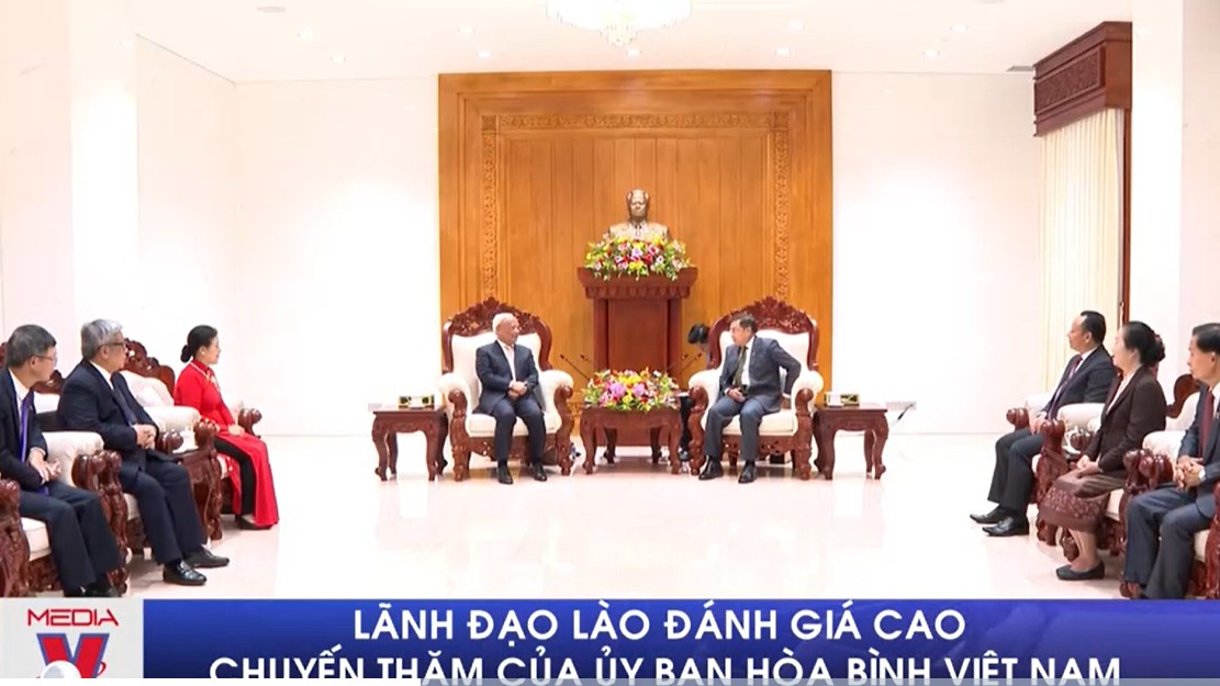Lãnh đạo Lào đánh giá cao chuyến thăm của Ủy ban Hòa bình Việt Nam
