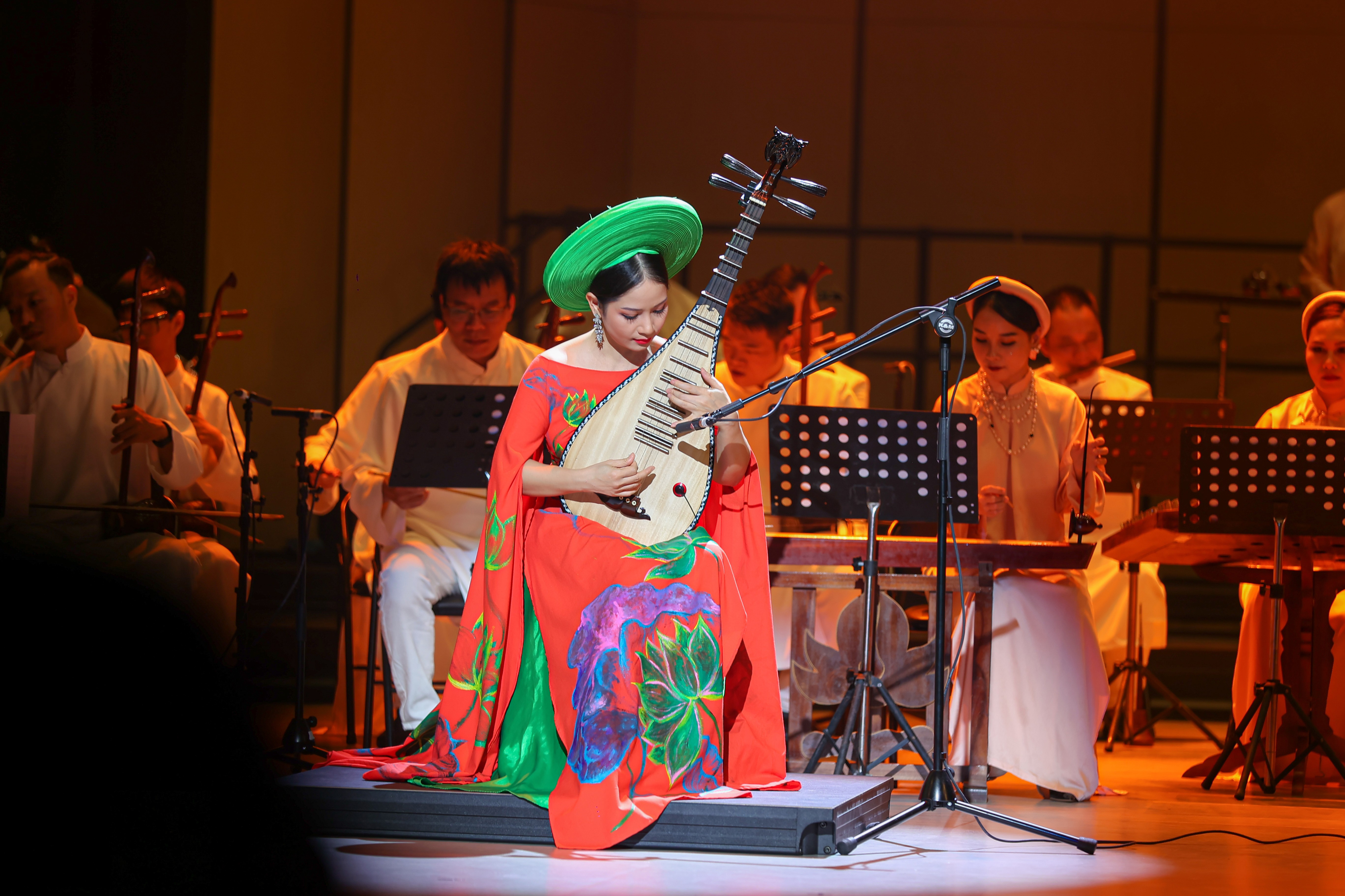 Văn hoá - Nghệ sĩ Diệu Thảo hạnh phúc khi tiếng đàn Tỳ bà lay động được khán giả (Hình 2).