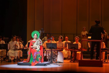 tieng dan ti ba cua nghe si dieu thao lam lay dong hang nghin khan gia