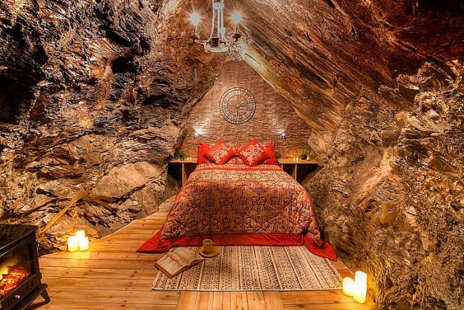Ngủ dưới lòng đất 400m ở khách sạn sâu nhất thế giới