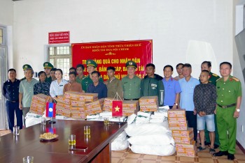 Thừa Thiên Huế: Nhiều hoạt động thiết thực hướng về nhân dân biên giới Việt Nam – Lào