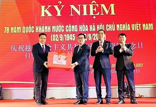 Quảng Ninh: Tăng cường quan hệ hợp tác ở biên giới Việt Nam-Trung Quốc | Chính trị | Vietnam+ (VietnamPlus)