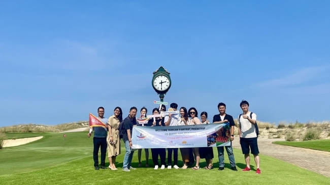 Ông Lý Xương Căn và doanh nghiệp lữ hành Hàn Quốc trải nghiệm du lịch Quảng Nam