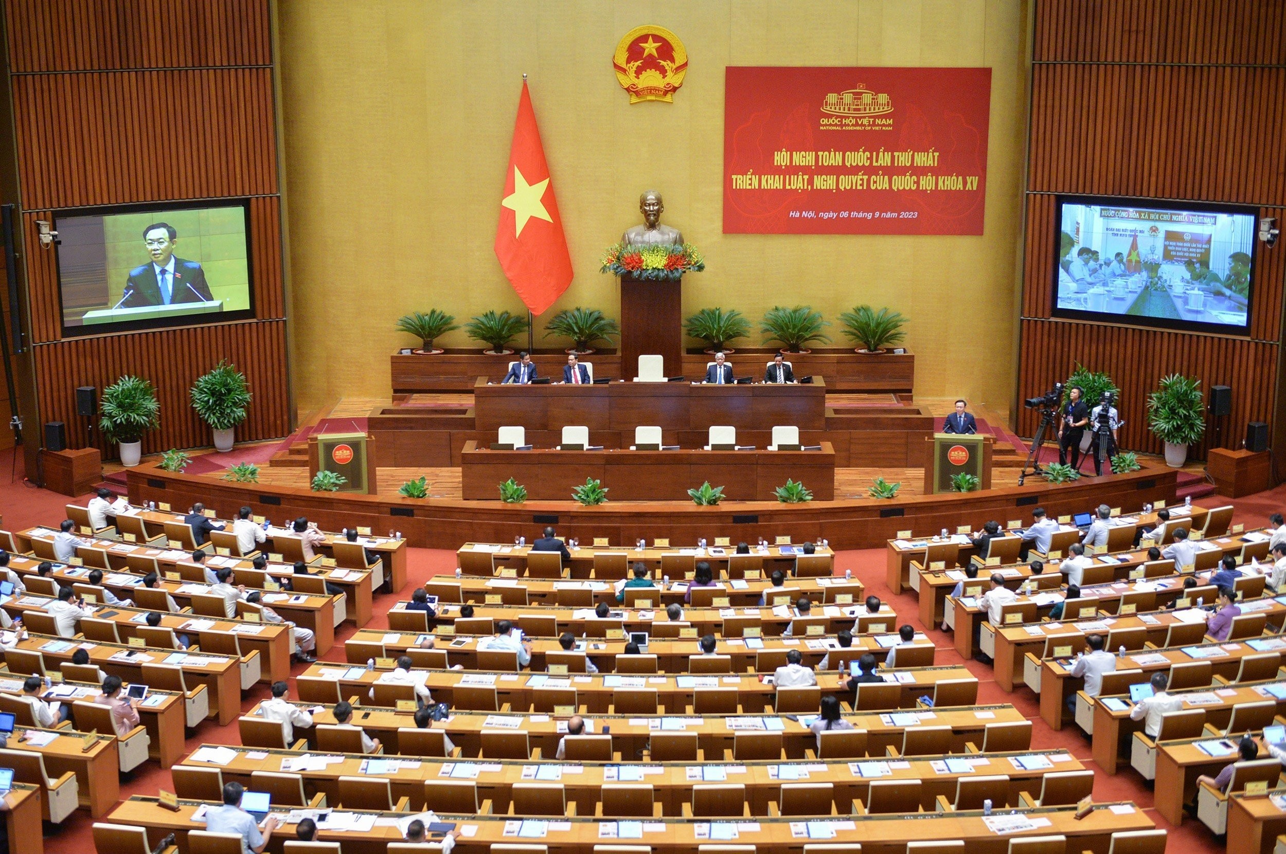 Hội nghị toàn quốc lần thứ nhất triển khai luật, nghị quyết của Quốc hội khóa XV. (Ảnh: quochoi.vn)