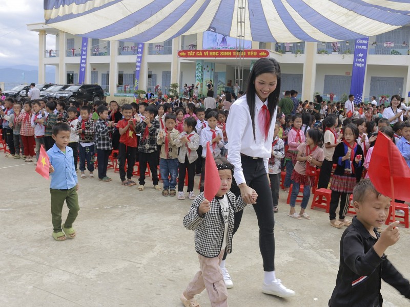 Nước sạch đến với trẻ em dân tộc thiểu số Lai Châu