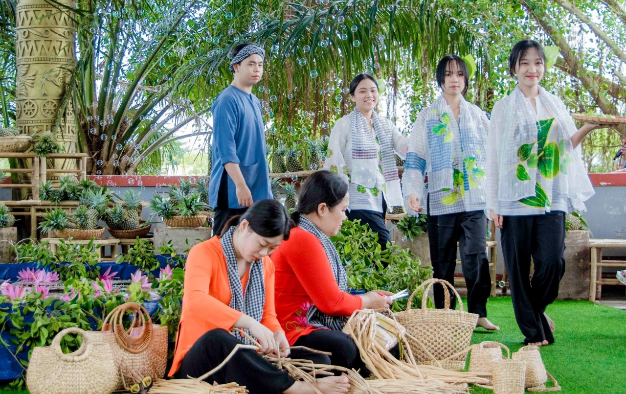 Hậu Giang: Tổ chức Festival áo bà ba - lan tỏa nét đẹp văn hóa độc đáo mang đậm bản sắc Nam bộ