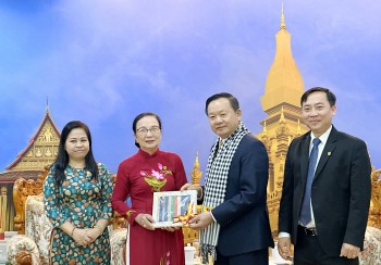 Cần Thơ giao lưu hữu nghị tại Lào, thúc đẩy hợp tác nhiều lĩnh vực